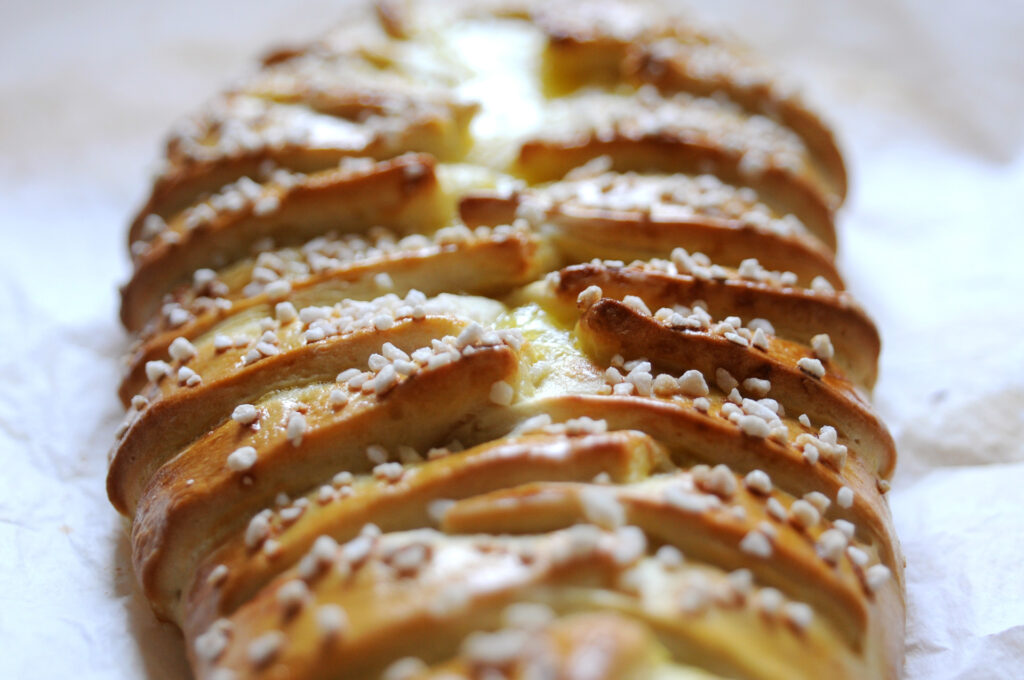 Braided Lemon Bread - Gefüllter Hefezopf