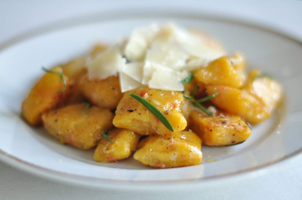 Kürbis-Gnocchi mit Orangen-Rosmarin-Butter