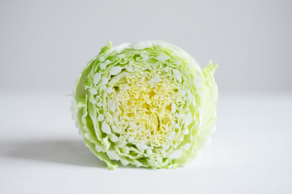 Chinakohl mit japanischem Wafu-Dressing aus Sesam und Sojasauce