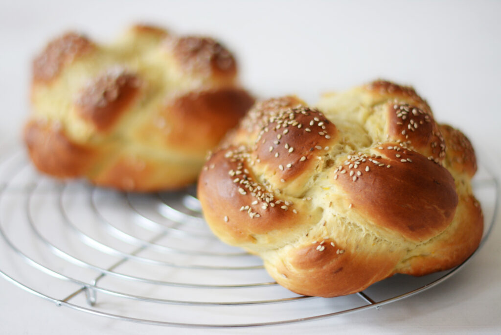 Hefezopf mit Tonkabohne und Orange