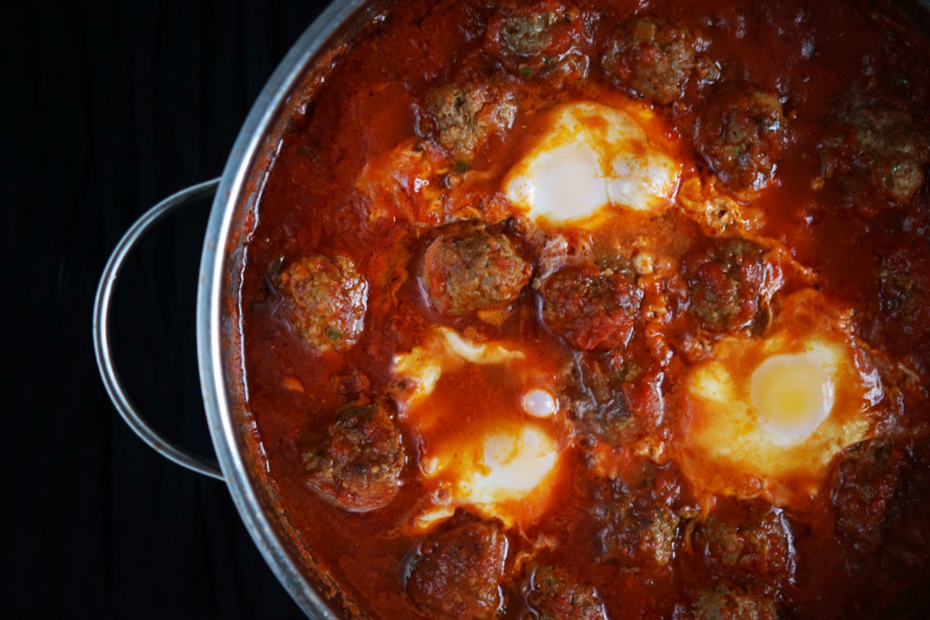 Kefta Tajine mit Hackbällchen in Tomatensauce &amp; Buchtipp - Berliner Küche