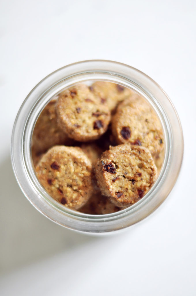 Haselnuss-Cranberry-Kekse mit Zitrone