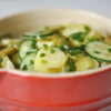 Lauwarmer Kartoffelsalat mit Essig und Öl