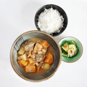 Massaman Curry mit Rindfleisch, Süßkartoffeln und Erdnüssen