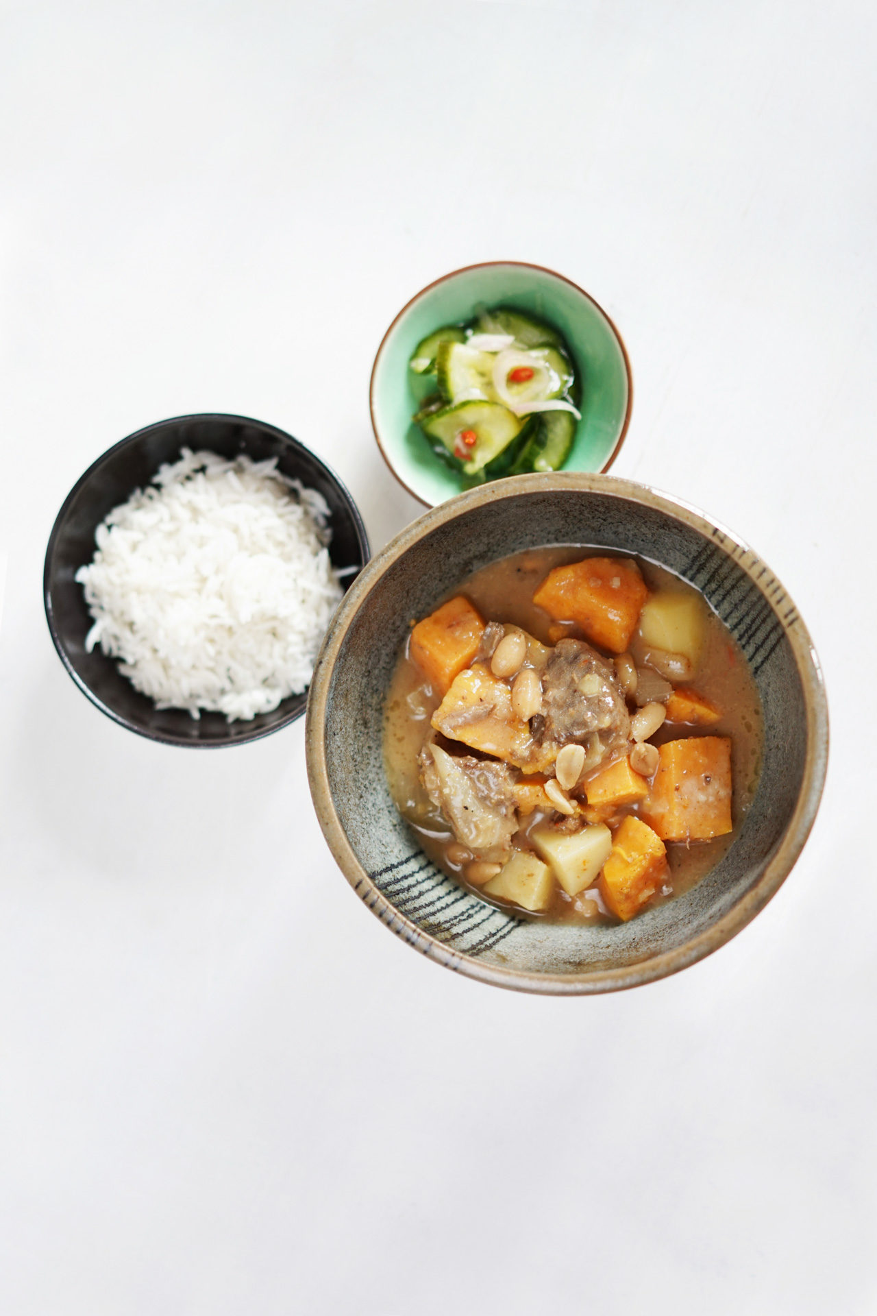 Massaman Curry mit Rindfleisch, Süßkartoffeln und Erdnüssen