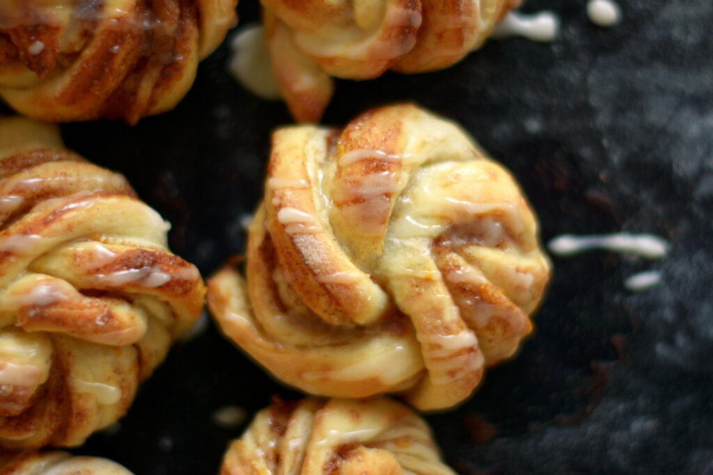 Orangen-Zimtknoten - Kanelknuter