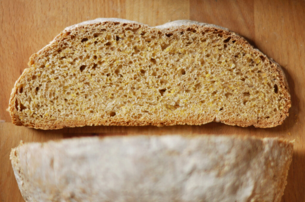 Polentabrot mit Vollkorn- und Weizenmehl