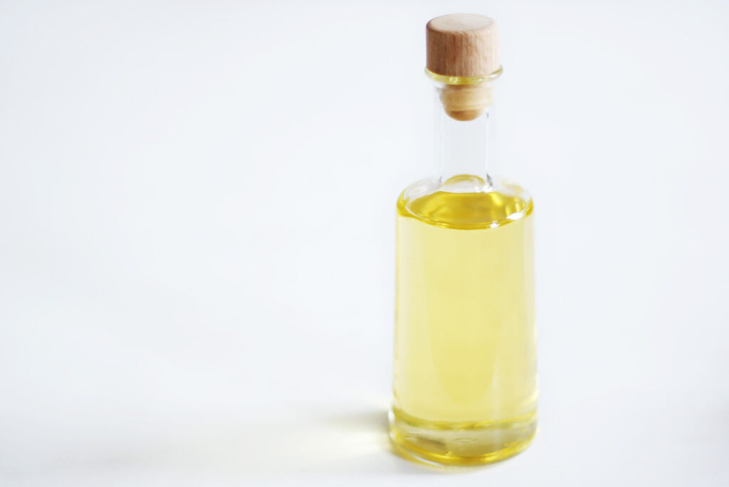Zitronenöl