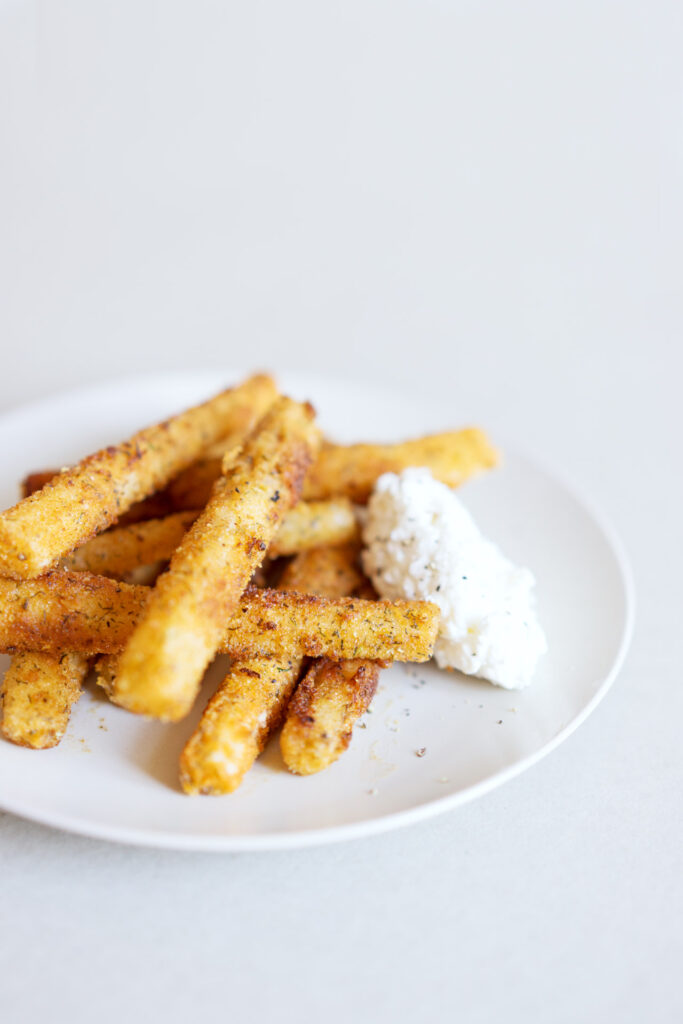 Knusprige Schwarzwurzeln in Zitronen-Dill-Panade
