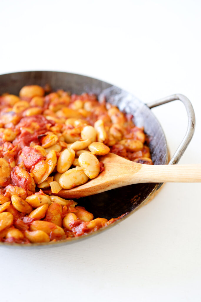 Griechische gebackene Bohnen in Tomatensauce - Gigantes Plaki