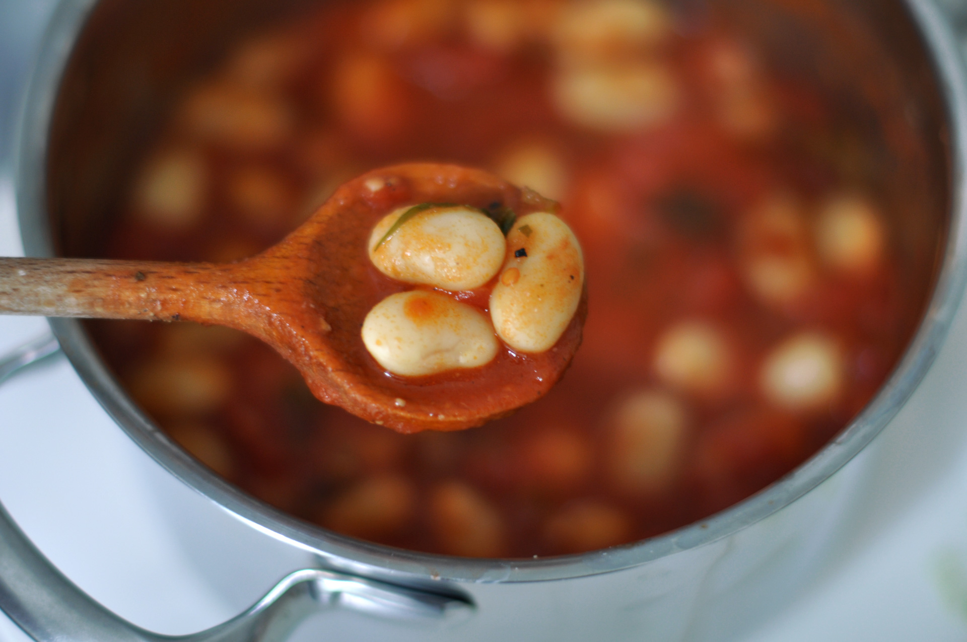 „Weiße Bohnen in Tomatensauce