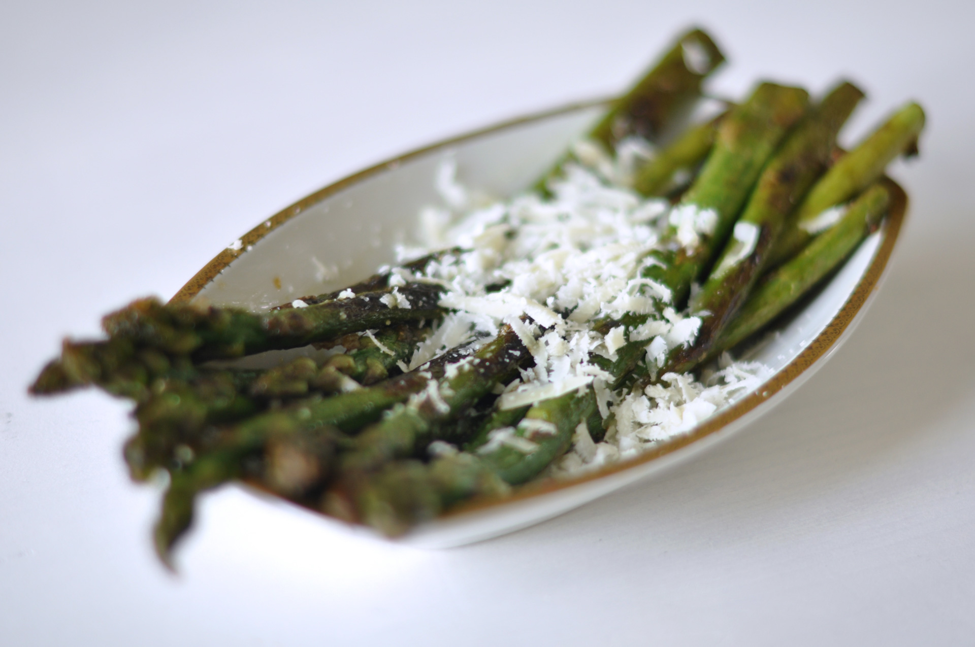 „Karamellisierter grüner Spargel