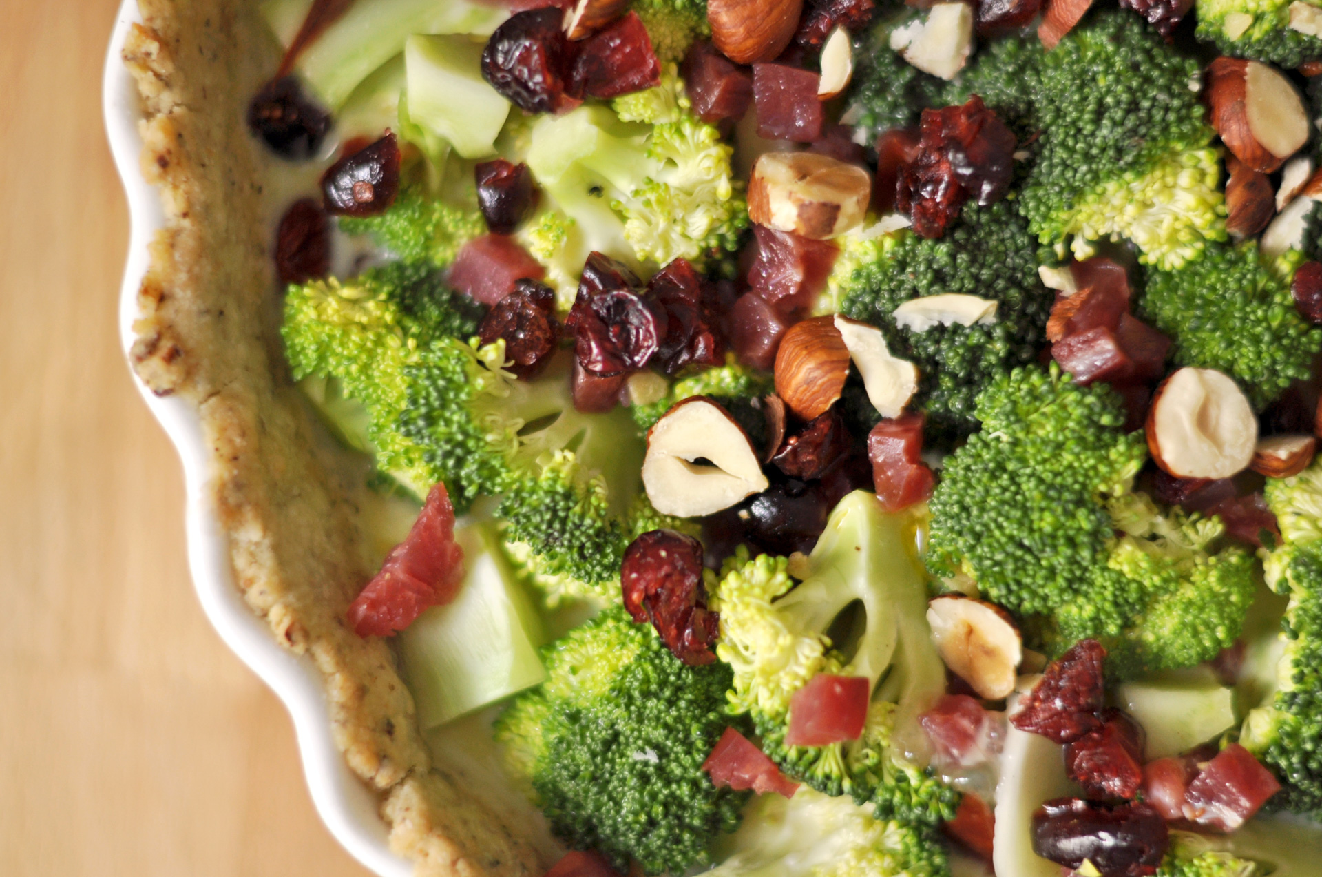 „Brokkoli-Haselnuss-Quiche