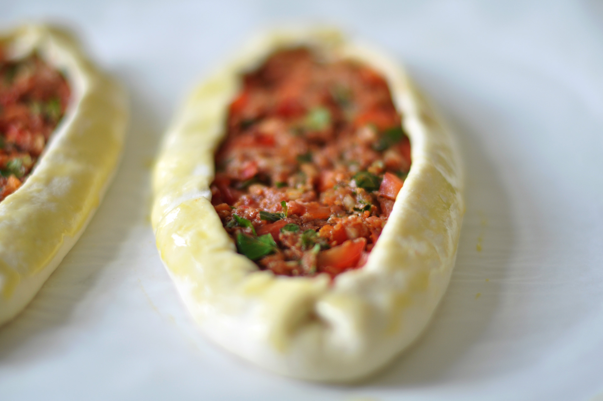 „Gefüllte Pide mit Lammhackfleisch